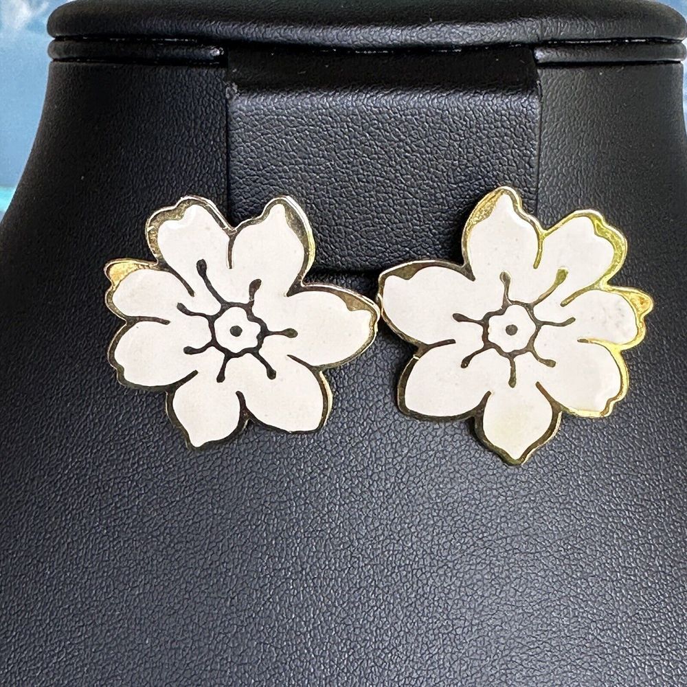 VTG Stud Earrings 1 Inch Peony Flower White Gold Tone Metal Enamel Metal Pierced